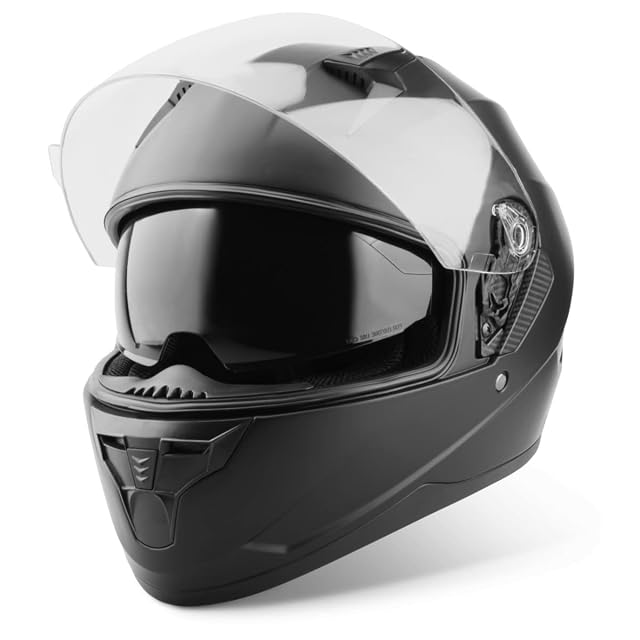 Vinz Kennet full-face helmet, three-quarter view with the visor closed